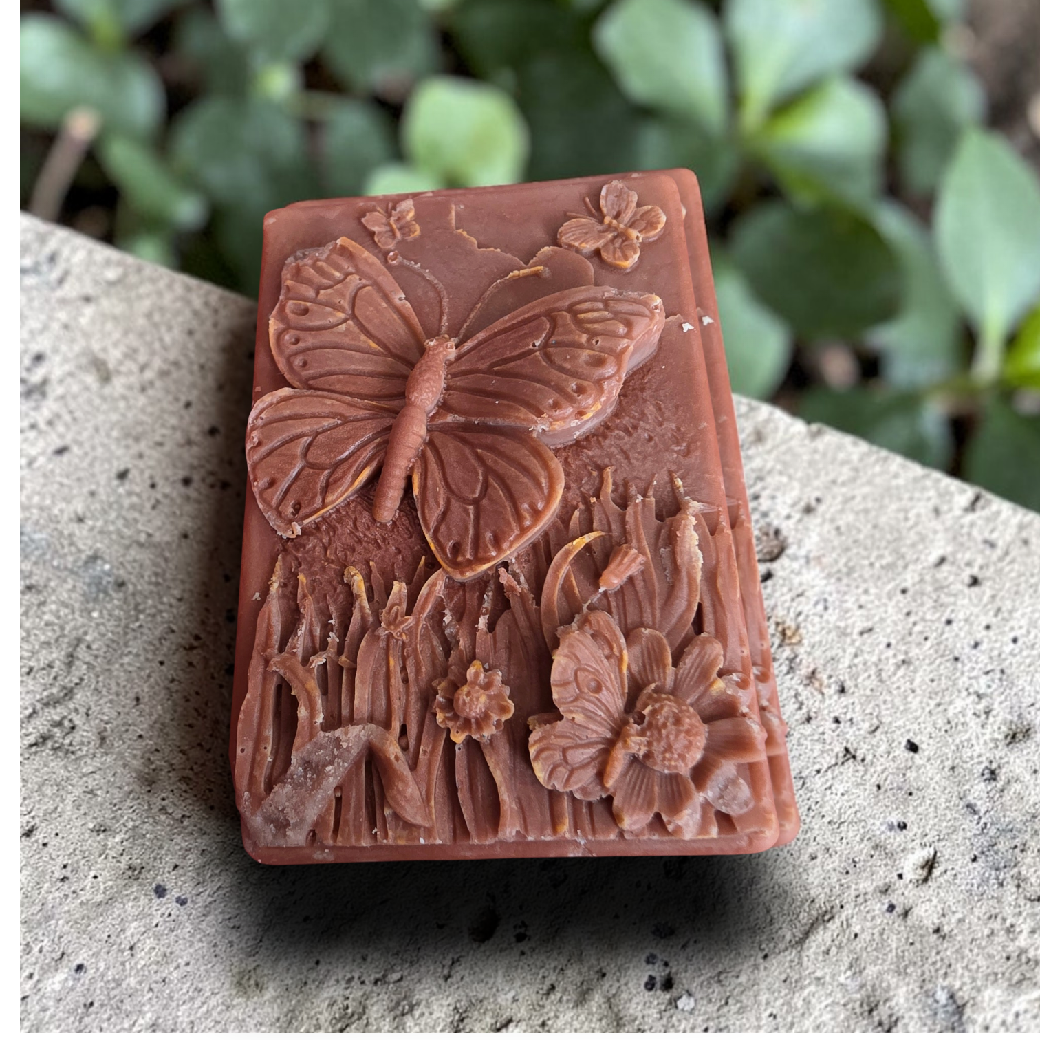 Great Smelling Large Wax Melt with a Surprise Crystal. (8724116766917)
